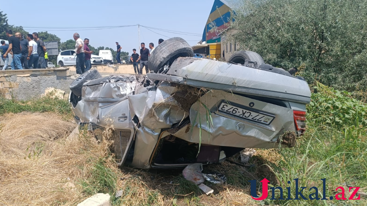 Tovuzda  "Chevrolet" aşdı - FOTOLAR